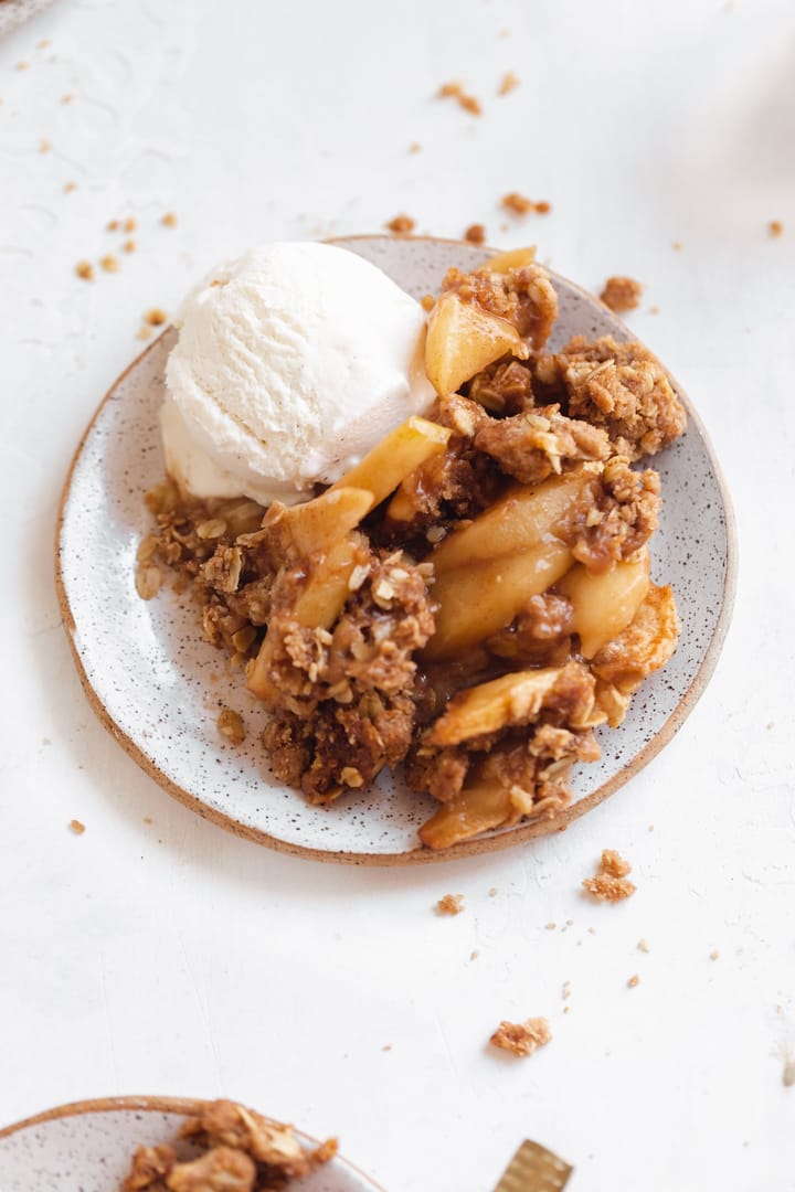 Apple Crisp with a Hint of Cinnamon Spice